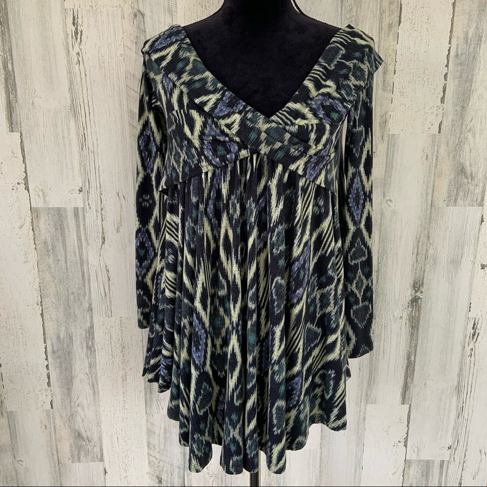 FREE PEOPLE Flowy Top Size SP